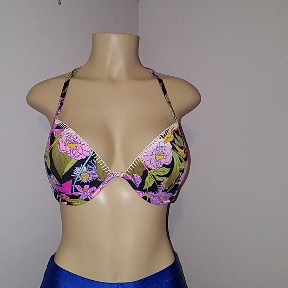 Victoria Secret 34DD  Bathing suit top⛱